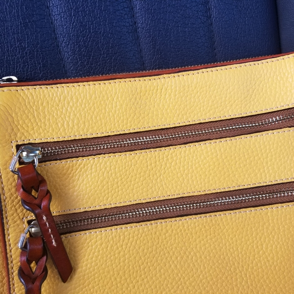 Dooney & Bourke triple zipper crossbody handbag. Yellow & Brown. - Picture 14 of 16